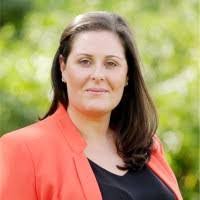 Vicki Poulos's Instagram, Twitter & Facebook