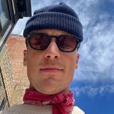 Nate Richards (@natexrichards)