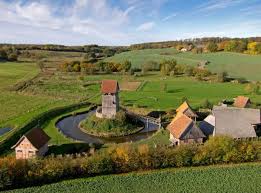 Turmhugelburg Lutjenburg Willkommen Mittelalterliche Burg Burg Schone Gebaude