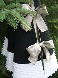 Black And White Christmas Tree Skirt Christmas Tree Skirt Tree Skirt Black And White Tree Skirt Silver Velvet Tree Skirt Reversible C With Images Christmas Tree Skirt White Tree Skirt Black And White Tree