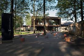It is located in the middle of the eastern province of drenthe. Kamp Westerbork Museum Nl