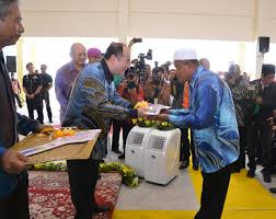 Kami merupakan pemegang amanah yang menguruskan kutipan & agihan. Lembaga Zakat Selangor Mais Halaman 39