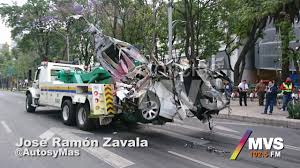 En este video te mostramos imágenes del lugar del accidente. Terrible Accidente En Reforma Cdmx Youtube