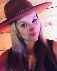 Photo dump d'un week-end plus que parfait 🥰🤠🎶🌞🍀 #lavieestbelle  #countrylifestyle #countrymusic #countrysinger #summervibes #happydog  #music #originalsong @expocoaticook @vincentcotnoir