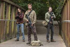 Dans un futur proche, les extraterrestes ont colonisé la terre. Colony Saison 3 Le Prix De La Survie Fin De Serie Disponible Sur Netflix Critictoo Series Tv