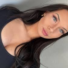 Angelina Reyna's Instagram, Twitter & Facebook