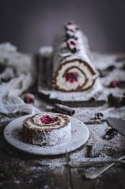 Torta De Chocolate E Amendoa Com Mascarpone E Framboesas Almond Chocolate Roulade With Mascarpone And Raspberries Roule Au Chocolat Chocolat Patisserie