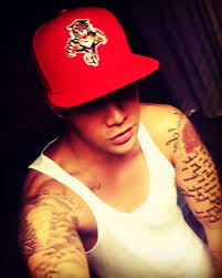 2011 liess sich florian silbereisen (37) das gesicht von helene fischer (34) auf den oberarm tätowieren.florian silbereisen zeigt stolz seine neueste errungenschaft: Kay One Das Steht Auf Seinem Riesigen Arm Tattoo Rapper Arm Tattoo Arm