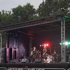 Comber in good voice...