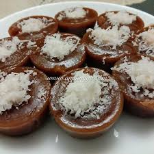 1) panaskan cawancawan tembikar kecil dalam kukusan. Kuih Lompang Ada Nostalgianya