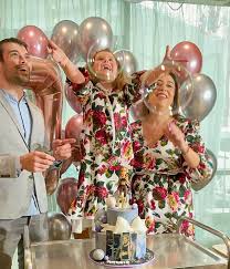 Ce spune despre pensia alimentară pentru fiica ei. Marius Elisei Are O NouiÄ RelaÈie Ce A DezvÄluit Oana Roman