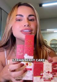 Strawberry Cake by Ivy Moraes Body Lotion 200g Maju Parfums