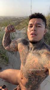 Naked at tue beach - ThisVid.com