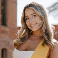 Mandi Tate's Instagram, Twitter & Facebook