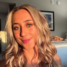 1. hotel golden hour 2. holy. sh*t. 3. hot girl chins 4. where's wednesday  5. florida sunsets 6. steamin away 7. soundcheckin 8. twins 9. is hungover  2 words?