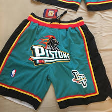 Jun 27, 2021 · — msp metro detroit (@mspmetrodet) june 27, 2021 the water currently has all kinds of things floating in it that could cause health concerns for anyone who chooses to go for a dip. Mitchell Ness Shorts Detroit Pistons Just Don Shorts Xl Poshmark