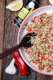 Saftiger Couscous Salat Mit Minze Und Zitronenol Couscous Salat Couscous Tabouleh Salat