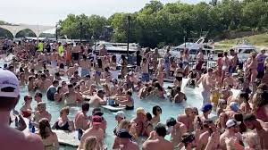 Party cove lake ozark soiree movie part 1. Ozark Lake Weekend Partygoers Asked To Self Quarantine Abc News