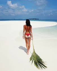 White beautiful sand, crystal clear blue sea and luxurious water lagoons. The Maldives Island Per Aquum Niyama Maldives Beach Photoshoot Beach Photos Beach Poses