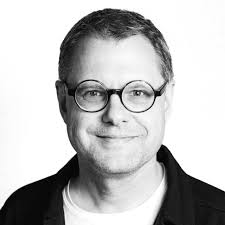 포드맨에 대한 울림을 많이 보았다. 자원에 대해 훨씬 가볍고 빠르고 안전하고 완전히 자유로운 Docker의 대안. 나는 Docker를  사랑하고 그것에 완전히 행복해. 하지만 Podman은 도커에 비하면 Kubernetes와 원활하게 일하는 것 같다. 여기 이