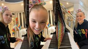 Right now jojo siwa is on her current d.r.e.a.m. Jojo Siwa Instagram Live Stream 1 September 2020 Ig Live S Tv