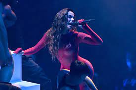 Did You Think I Wasnt Going to Shake My Ass?: Anitta Gets Sexy With  Performance of Envolver at the 2022 VMAs