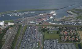 Sonntag früh um 08.30 steht ein bus 🚌 in ockenhausen beim vereinsheim bereit. Reederei Frisia Parken