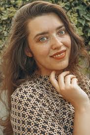 Madeleine Yates's Instagram, Twitter & Facebook