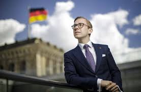 Damit legte er den grundstein für eine familientradition, die schon seit über 100 jahren von seinen nachfahren hochgehalten wird und eine hohe backkunst, die über diese vielen jahrzehnte immer mehr verfeinert wurde. Philipp Amthor Kritik An Cdu Politiker Wird Immer Lauter Politik Stuttgarter Nachrichten