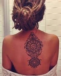 Tatouage dragon et fee plein le dos femme blonde. Idee Tattoo Nuque Milieu Dos Mandala Femme Tatouage Femme