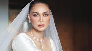 Potret Kamar Tidur Luna Maya yang Fancy ala Hotel Bintang Lima, Super  Nyaman