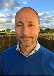 Ny direktør for Det Blå Gymnasium, Tønder Tønder Handelsskole, Det Blå  Gymnasium i Tønder har fået ny direktør. Carsten Uggerholt Eriksen, 39, vil  fra den 1. november sætte sig i direktørstolen og