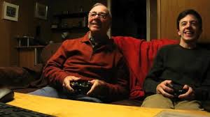 Scopri ricette, idee per la casa, consigli di stile e altre idee da provare. Abuelos Gamers La Edad Y Los Videojuegos No Son Incompatibles