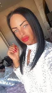 Danielle Chilton's Instagram, Twitter & Facebook