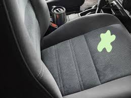 Autositze Reinigen So Sorgen Sie Fur Sauberkeit Im Auto Autositze Reinigen Autositze Auto Putzen