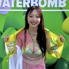 AV배우 만나게 하고 노출 시키더니…워터밤 여신 지원 그룹 결국 해체 엔딩 TEN스타필드 | 텐아시아