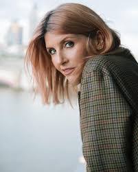 Lucy Amos's Instagram, Twitter & Facebook