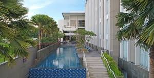 10 kolam renang terbesar di indonesia ini memang memiliki banyak sekali tempat bermain yang menyenangkan, dan beberapa wahana extrime bisa kalian rasakan di kolam renang yang ada dibawah ini, dari pada penasaran yuk simak. Hotel Murah Di Sidoarjo Surabaya Dengan Kolam Renang Harga Mulai Rp550 000