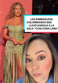 Karol G deslumbra en gala benéfica con look impactante