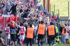 Die 18.000 supporters van sv zulte waregem was. Footballawaydays On Twitter Standard Liege Game Postponed As Fans Tried To Attack Own Club President In Vip Stand At Home To Zulte Waregem Today Http T Co 3tpskoa5wx