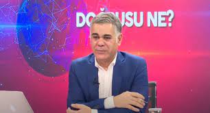 Günümüzde, türkiye gazetesinde ve internet haber sitesinde köşe yazıları yazmaktadır. Buc1imextslm1m