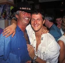 Viata lui michael schumacher este invaluita in mister de aproape sapte ani de zile, iar ultimul care vine cu unele completari este neurologul erich. Michael Schumacher Ein Detail Lasst Sabine Kehm Unkommentiert Welt