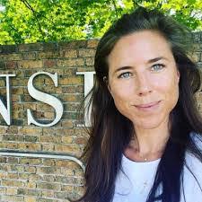 Melissa Poulos's Instagram, Twitter & Facebook