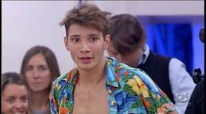 Dopo essere stato reclutato dall'isola dei famosi nel ruolo di amici, emma spiazza tutti: Stefano De Martino Provino Ad Amici Mi Sono Sentito Male