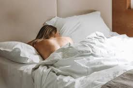 Esto es lo que a las mujeres les gusta que les hagan en la cama, según una  conocida sexóloga | Marca