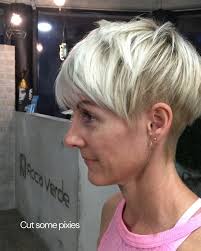 Goodbye 2025, hello 2016 Swipe for a few throwback pics from salon life  where we took every photo in square, slapped