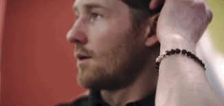 Apr 23, 2013 · veteran defenceman duncan keith shifted three years of bad blood in the playoffs between the chicago blackhawks and vancouver canucks to the dressing room in a lively discussion with a female. Inkl Duncan Keith Knows His Hair Is Better Than Yours Chicago Sun Times