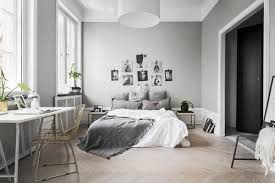 Salon en gris y blanco muy trendy. Ideas De Decoracion Como Usar El Beige Y El Gris Para Acertar Con La Decoracion Idealista News