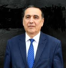 Самая кривая улица в мире находится на Русском холме в городе  Сан-Франциско. Точнее не вся улица, а лишь один квартал по улице  Ломбард-стрит. Естественный уклон Русского холма очень велик