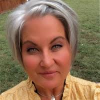 100+ perfiles de «Keri»